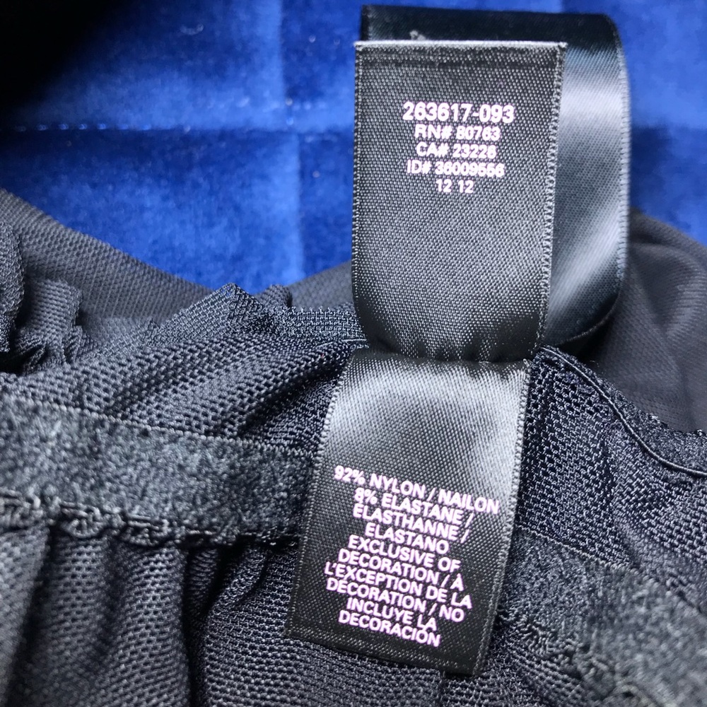 MOVING SALE ⚡️ VICTORIA’S SECRET NIGHTY (LIKE NEW) - Picture 8 of 8